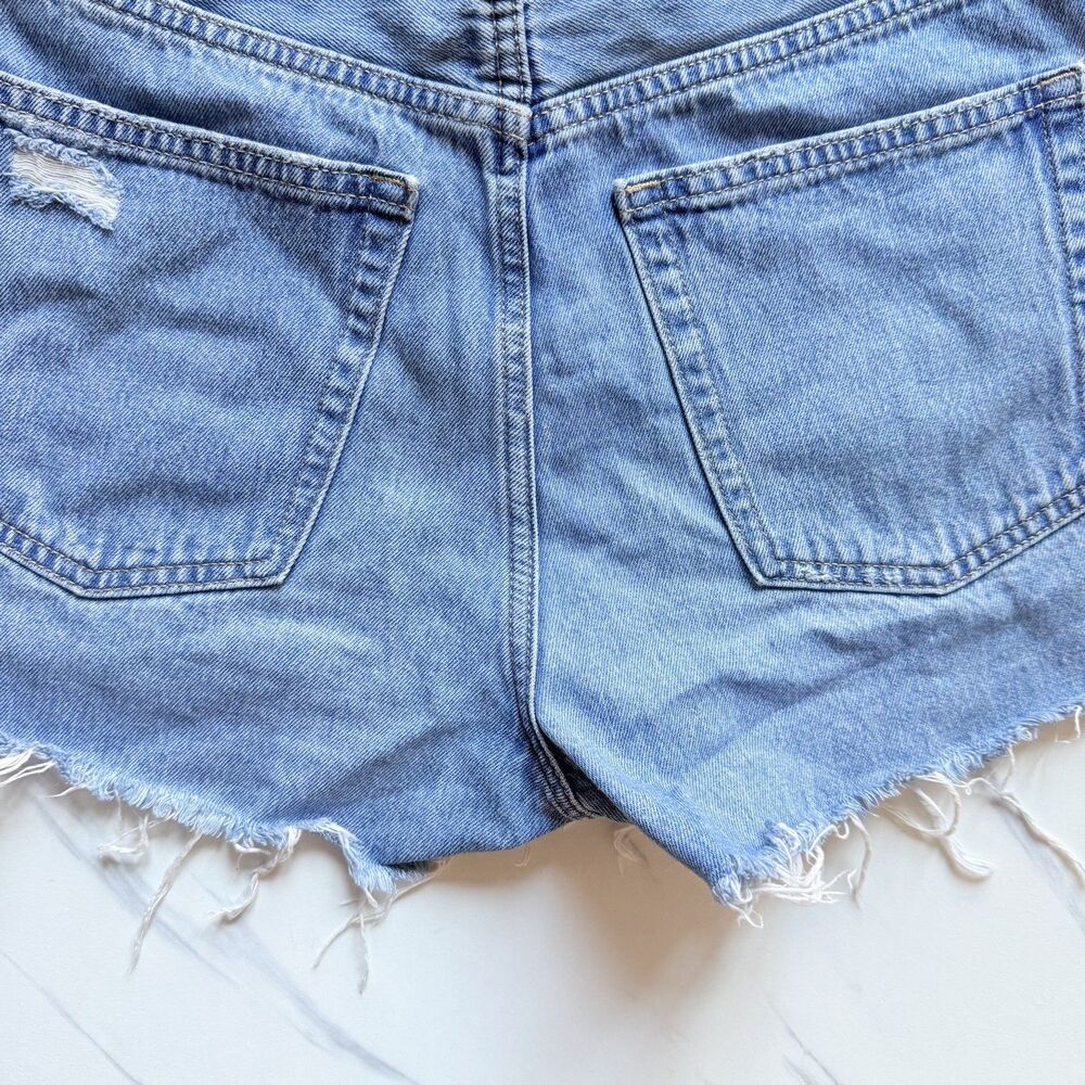 EUC Uniqlo Shorts Womens 25 Blue Denim Jean High Rise Cutoff Distressed Pockets - Picture 7 of 14